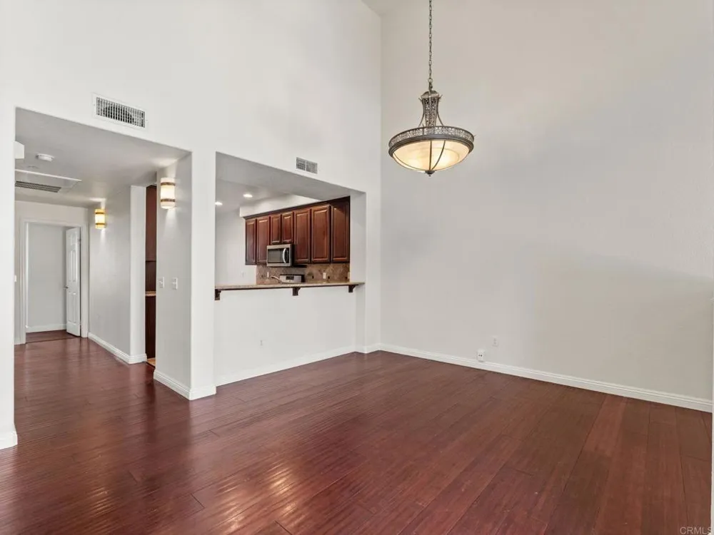 8877 Tribeca Circle San Diego, CA 92123
