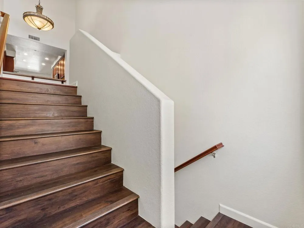 8877 Tribeca Circle San Diego, CA 92123