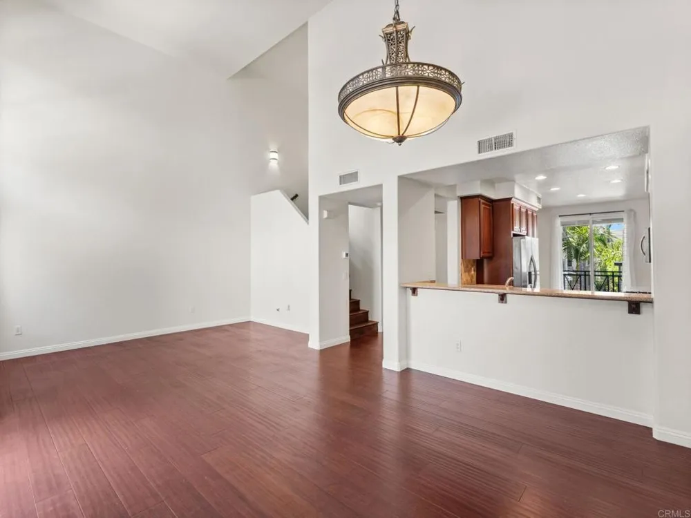 8877 Tribeca Circle San Diego, CA 92123