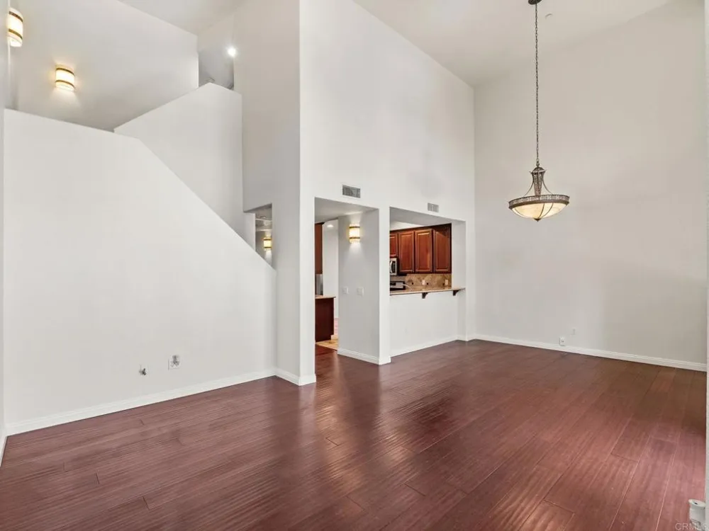 8877 Tribeca Circle San Diego, CA 92123