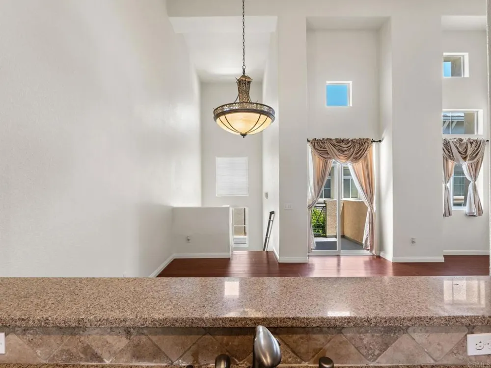 8877 Tribeca Circle San Diego, CA 92123