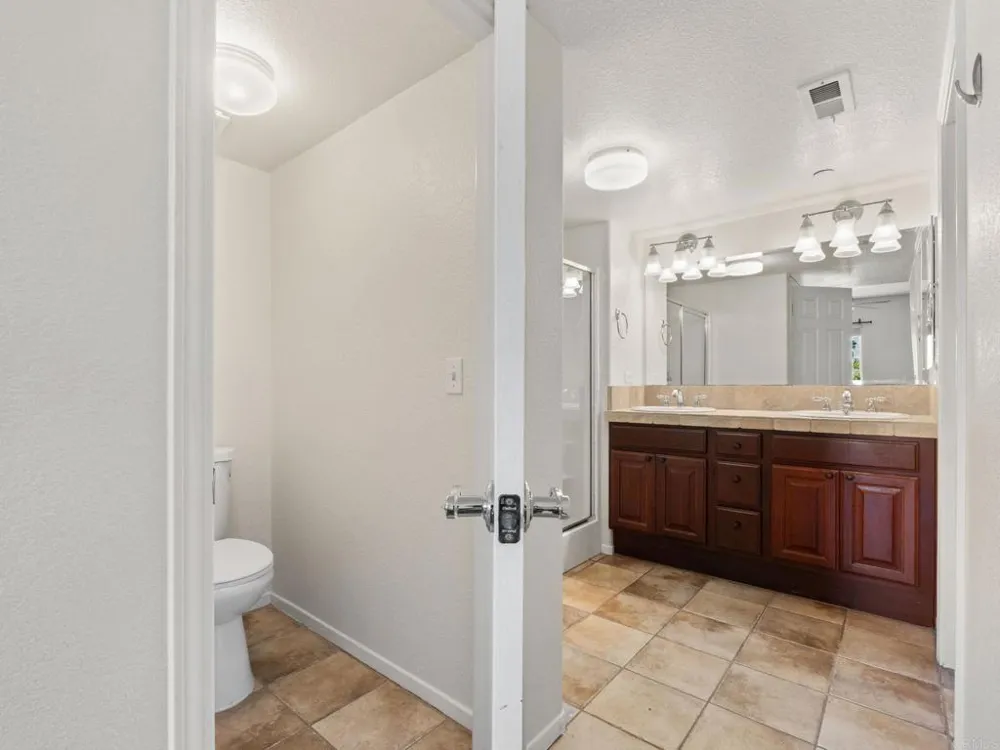 8877 Tribeca Circle San Diego, CA 92123