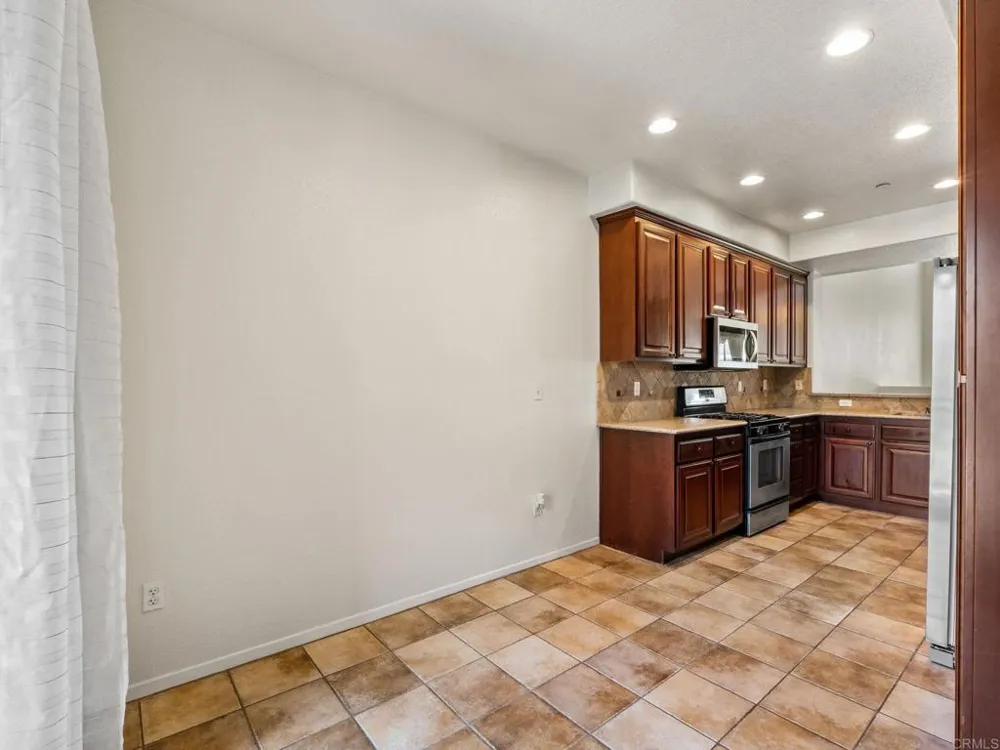 8877 Tribeca Circle San Diego, CA 92123