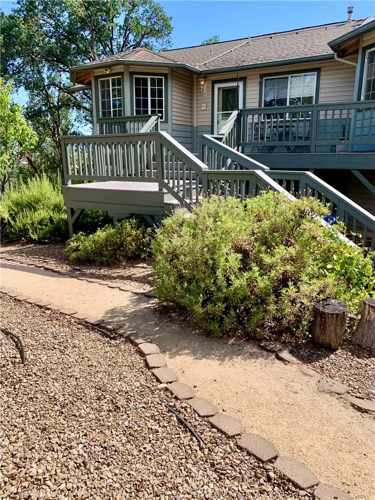 18076 Vista Point Ct Hidden Valley Lake, CA 95467