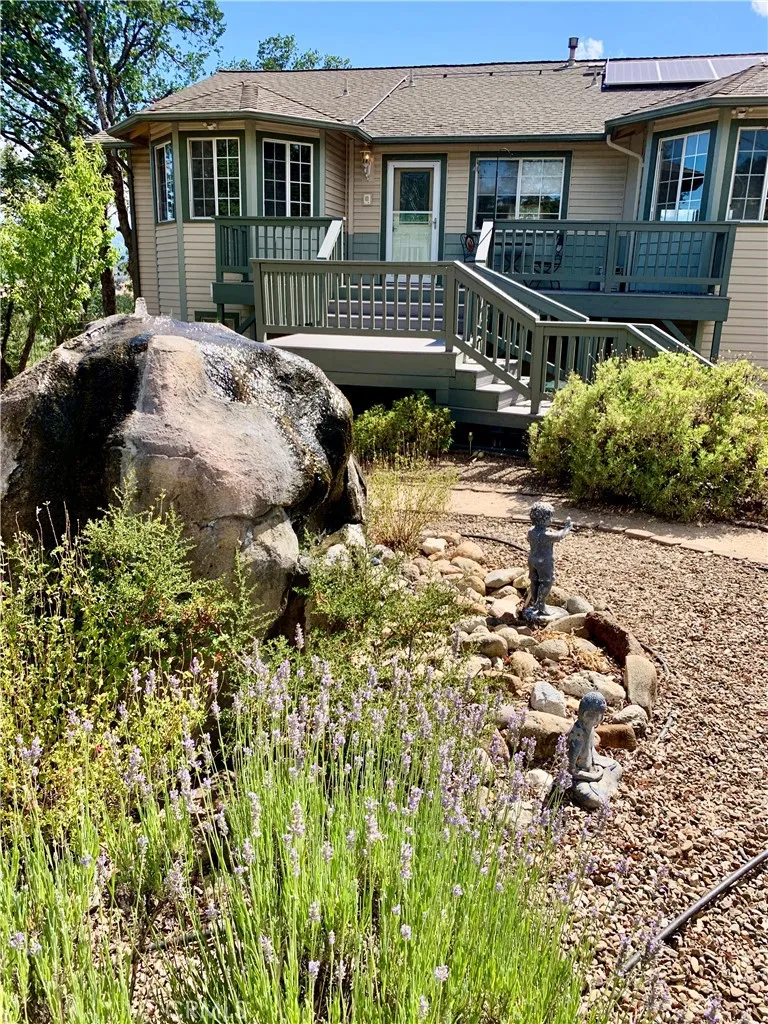 18076 Vista Point Ct Hidden Valley Lake, CA 95467