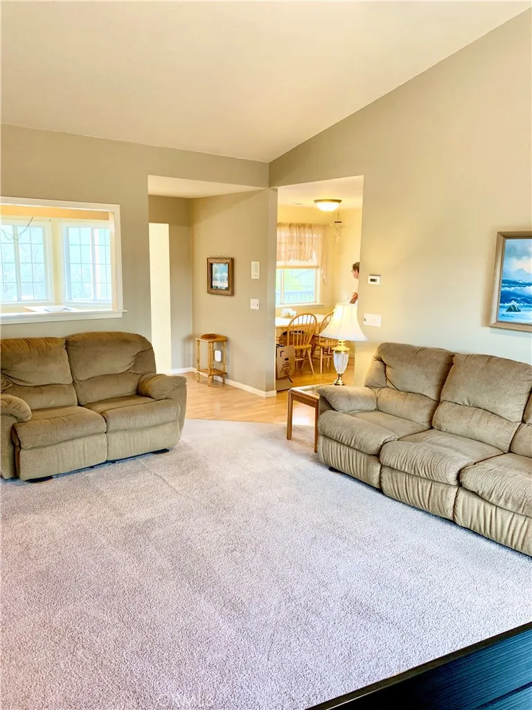 18076 Vista Point Ct Hidden Valley Lake, CA 95467