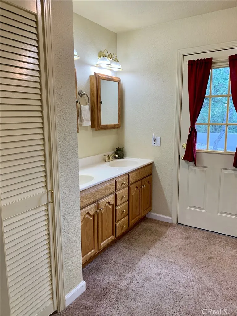 18076 Vista Point Ct Hidden Valley Lake, CA 95467