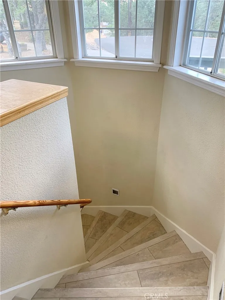 18076 Vista Point Ct Hidden Valley Lake, CA 95467