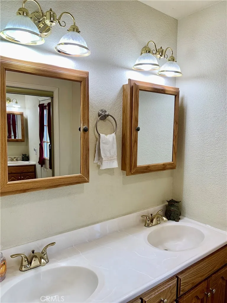 18076 Vista Point Ct Hidden Valley Lake, CA 95467