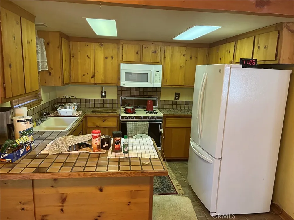 1366 Laura Wrightwood, CA 92397