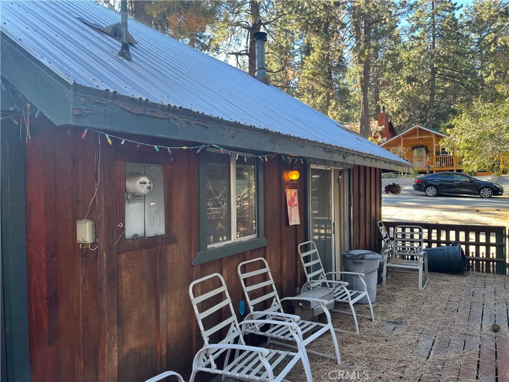 1366 Laura Wrightwood, CA 92397