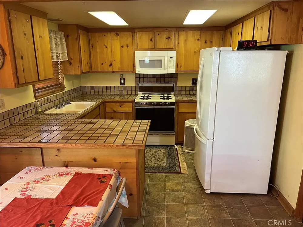 1366 Laura Wrightwood, CA 92397