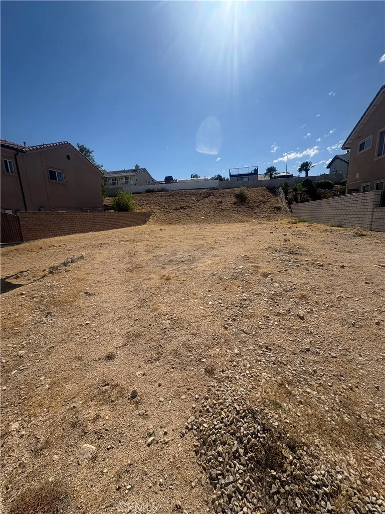 13040 Candleberry Victorville, CA 92395