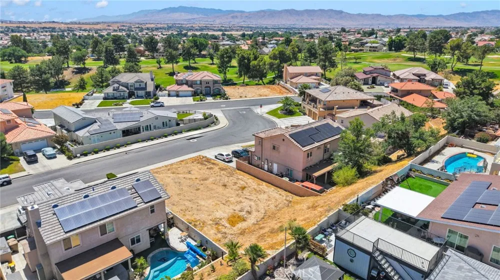 13040 Candleberry Victorville, CA 92395