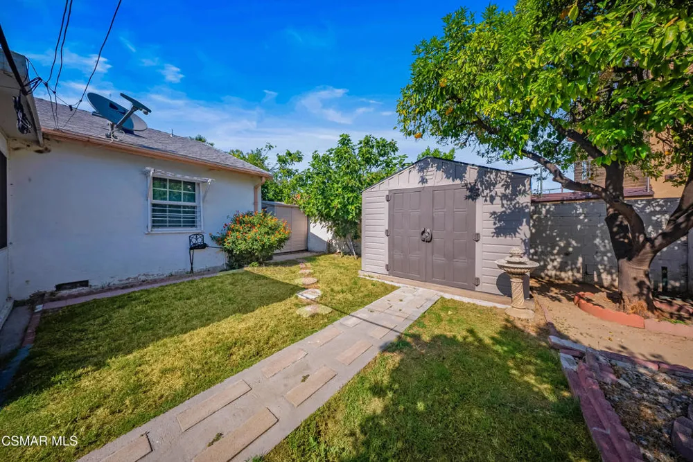 20428 Roscoe Boulevard Winnetka, CA 91306