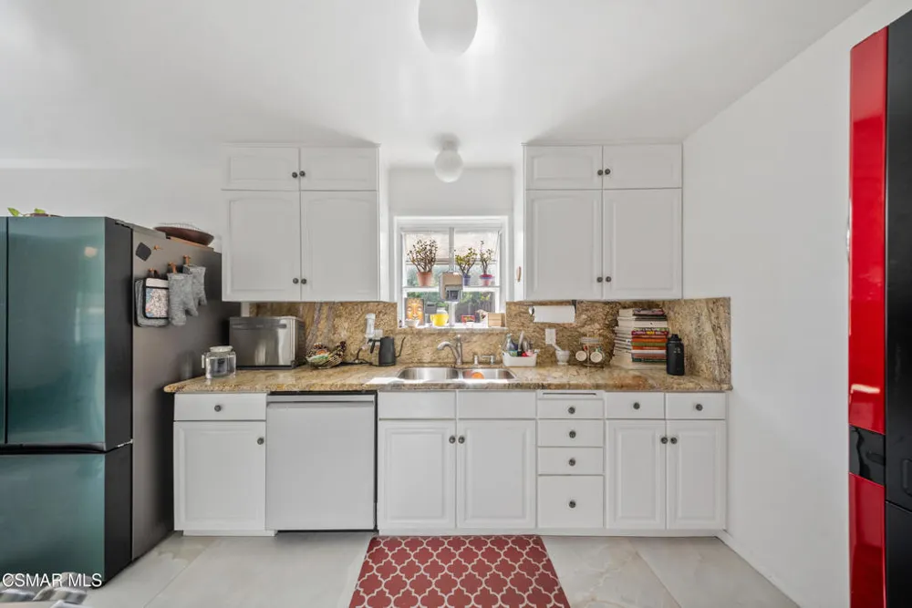 20428 Roscoe Boulevard Winnetka, CA 91306