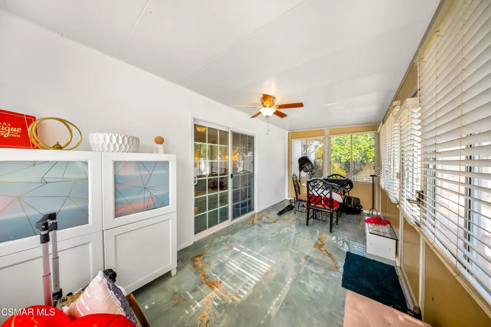 20428 Roscoe Boulevard Winnetka, CA 91306