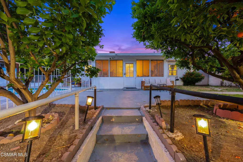 20428 Roscoe Boulevard Winnetka, CA 91306