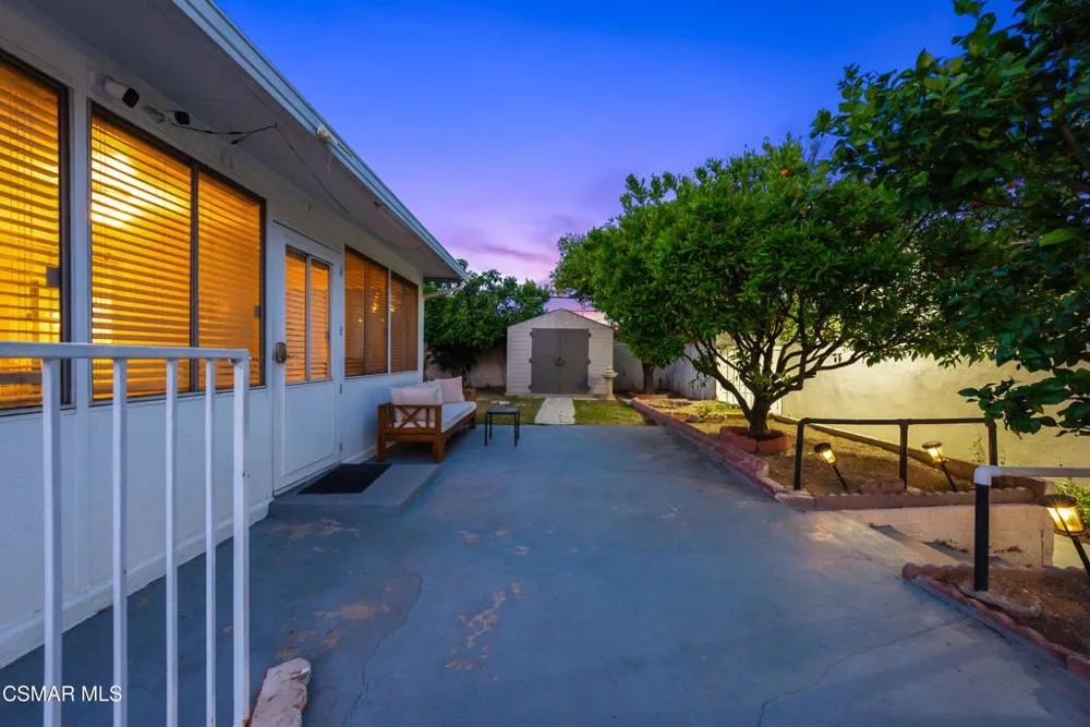 20428 Roscoe Boulevard Winnetka, CA 91306