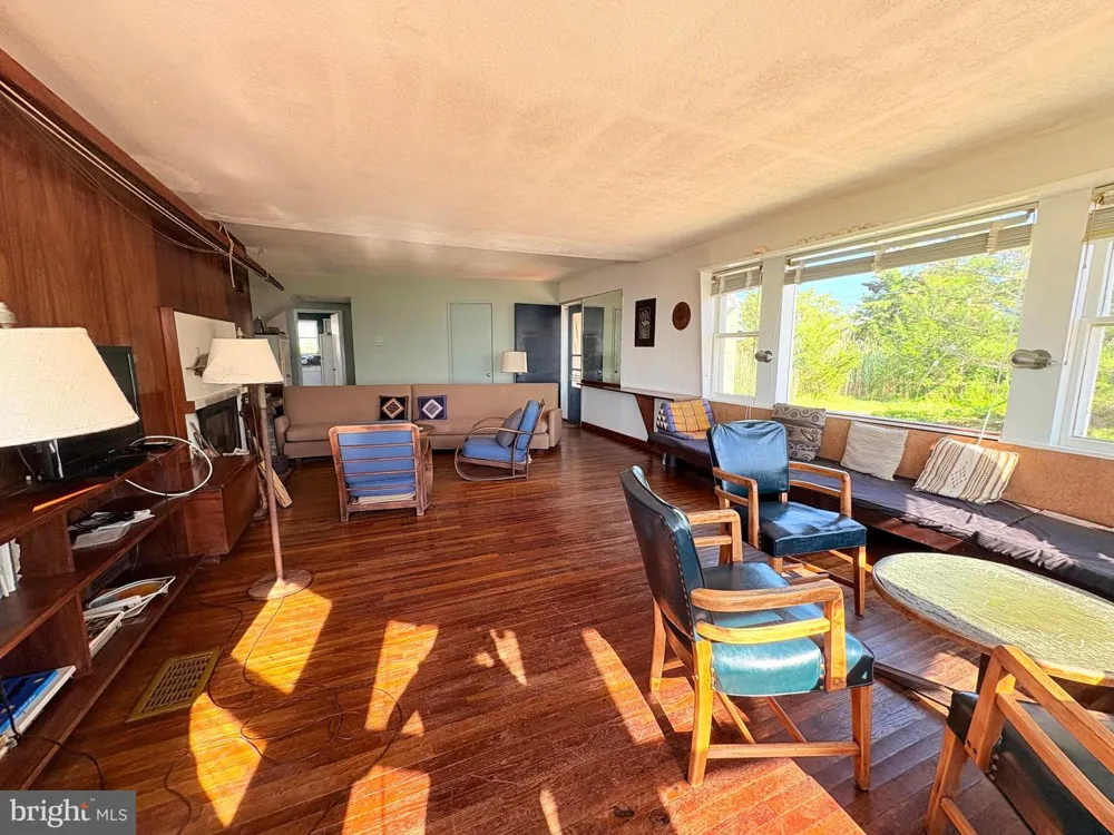 8202 BAY TERRACE Harvey Cedars, NJ 08008