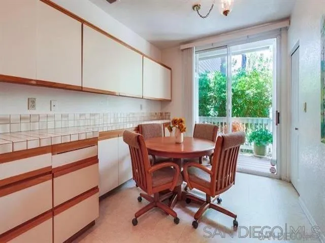 8585 Via Mallorca #231 La Jolla, CA 92037