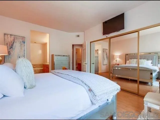 8585 Via Mallorca #231 La Jolla, CA 92037