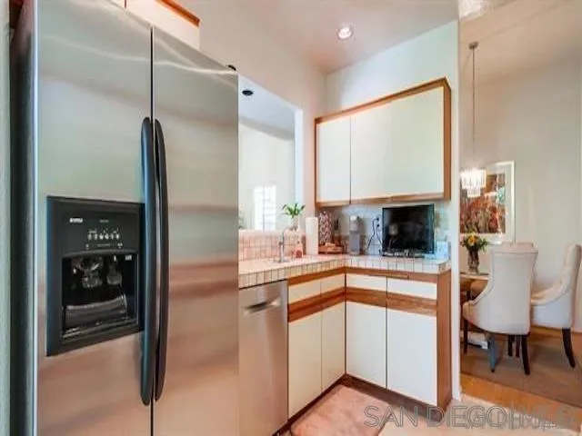 8585 Via Mallorca #231 La Jolla, CA 92037