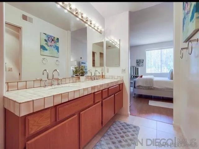 8585 Via Mallorca #231 La Jolla, CA 92037