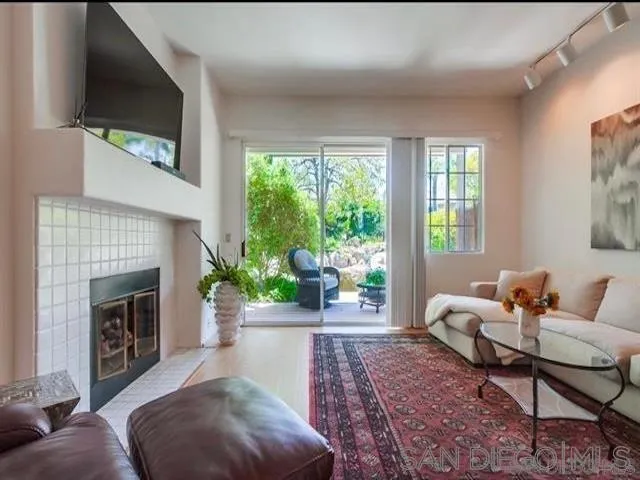 8585 Via Mallorca #231 La Jolla, CA 92037