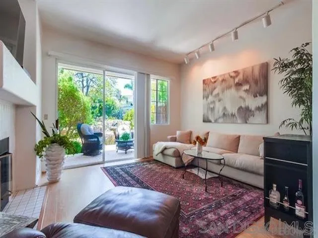 8585 Via Mallorca #231 La Jolla, CA 92037