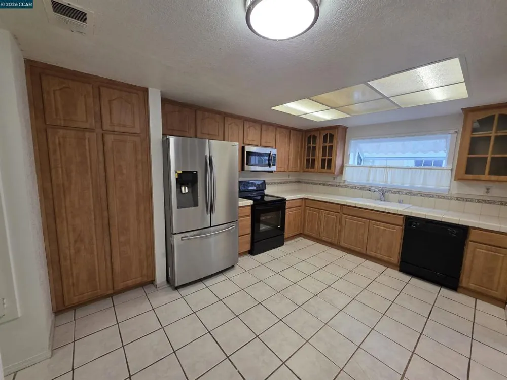 2581 El Portal Dr #C San Pablo, CA 94806