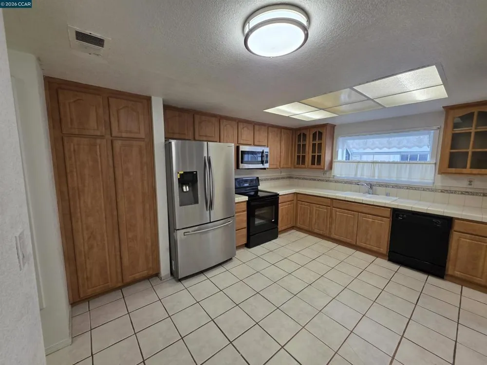 2581 El Portal Dr #C San Pablo, CA 94806