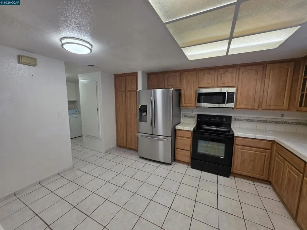 2581 El Portal Dr #C San Pablo, CA 94806