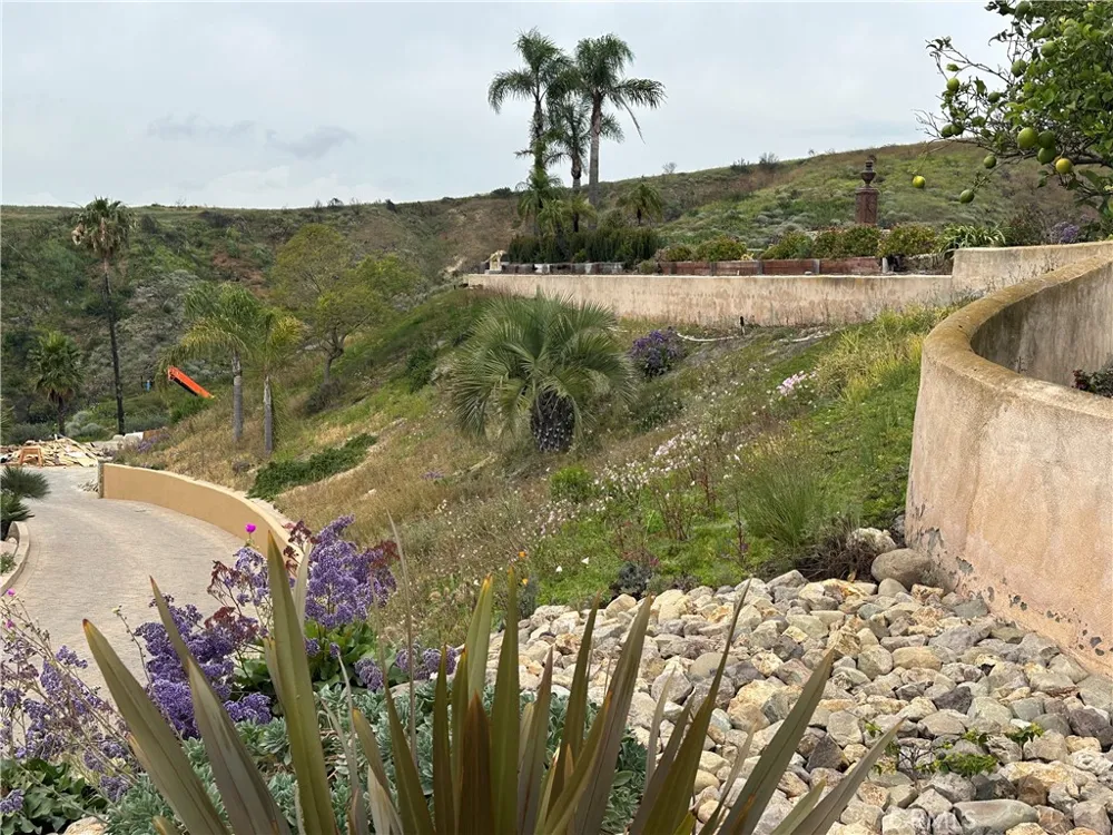 48 Altamont Camarillo, CA 93010