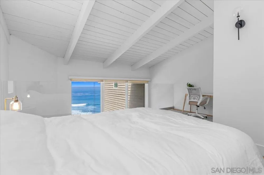 940 Sealane #16 Encinitas, CA 92024