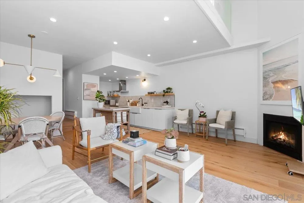940 Sealane #16 Encinitas, CA 92024