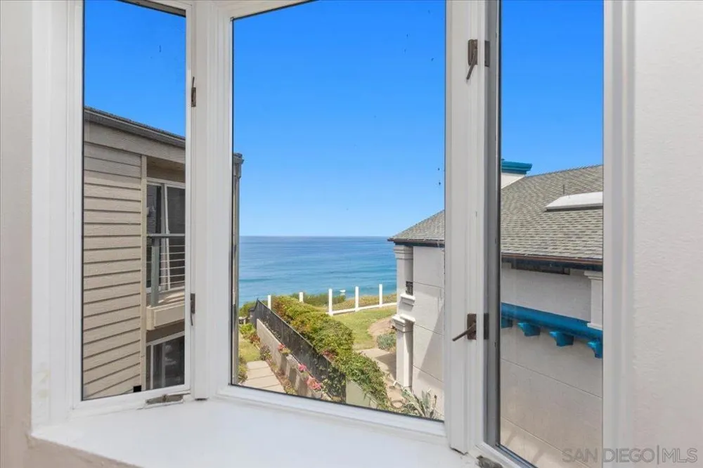 940 Sealane #16 Encinitas, CA 92024