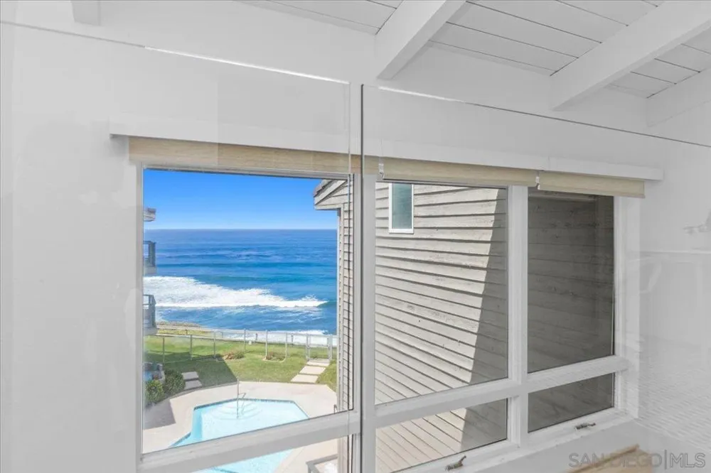 940 Sealane #16 Encinitas, CA 92024