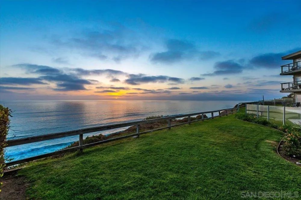 940 Sealane #16 Encinitas, CA 92024