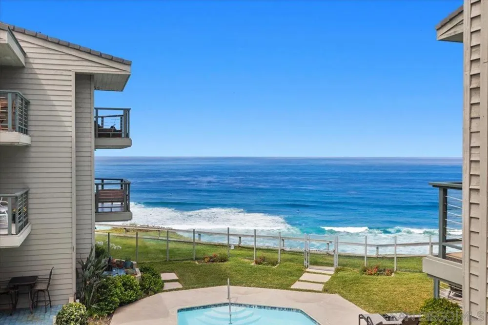 940 Sealane #16 Encinitas, CA 92024