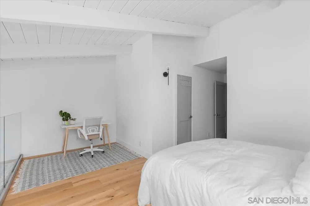 940 Sealane #16 Encinitas, CA 92024