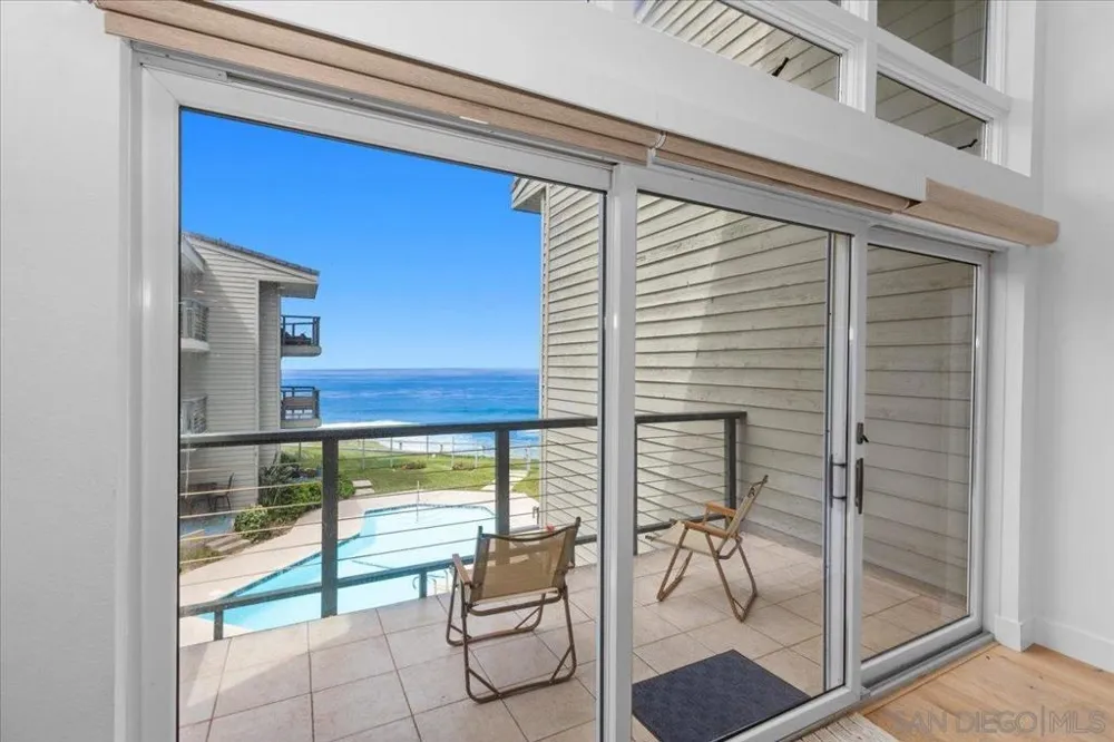 940 Sealane #16 Encinitas, CA 92024
