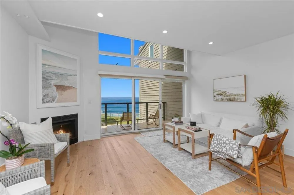 940 Sealane #16 Encinitas, CA 92024