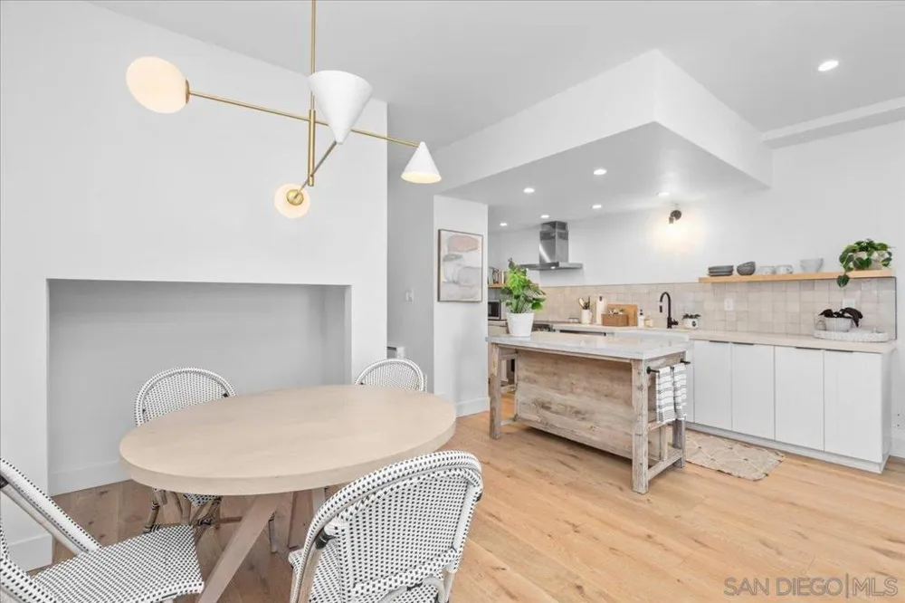 940 Sealane #16 Encinitas, CA 92024