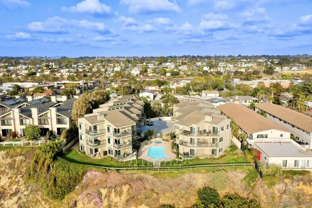 940 Sealane #16 Encinitas, CA 92024