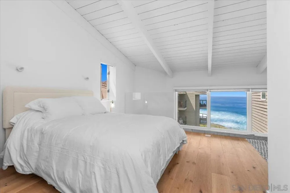 940 Sealane #16 Encinitas, CA 92024