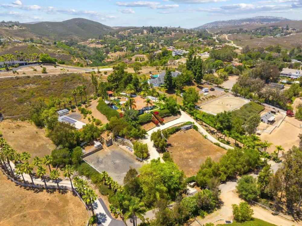 7101 Circa De Media Escondido, CA 92029