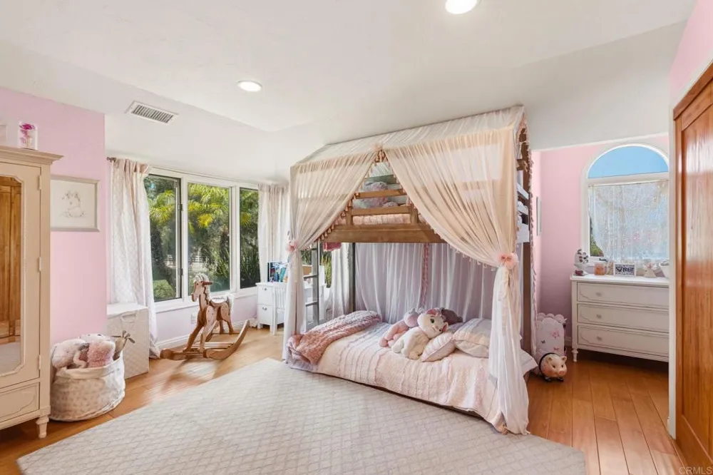 7101 Circa De Media Escondido, CA 92029