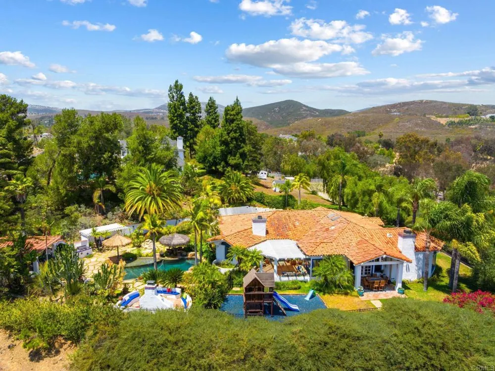 7101 Circa De Media Escondido, CA 92029