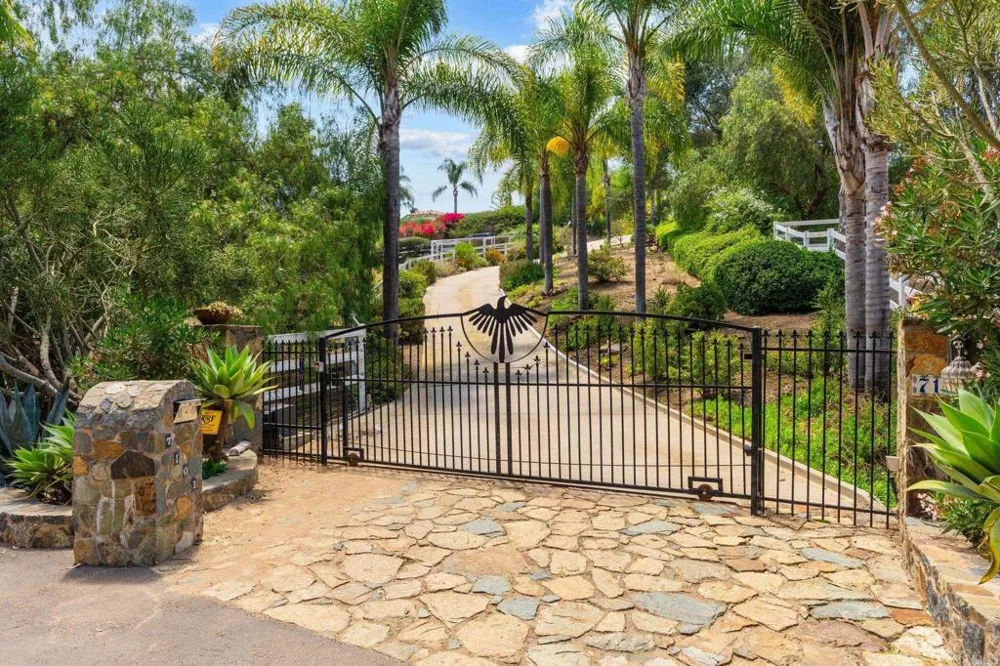 7101 Circa De Media Escondido, CA 92029
